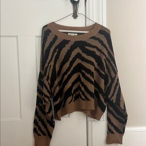 American Eagle Outfitters Black and Tan Crew Neck Sweater